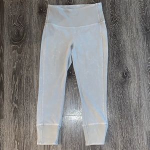 NWOT Lululemon Athletica cropped leggings - stone